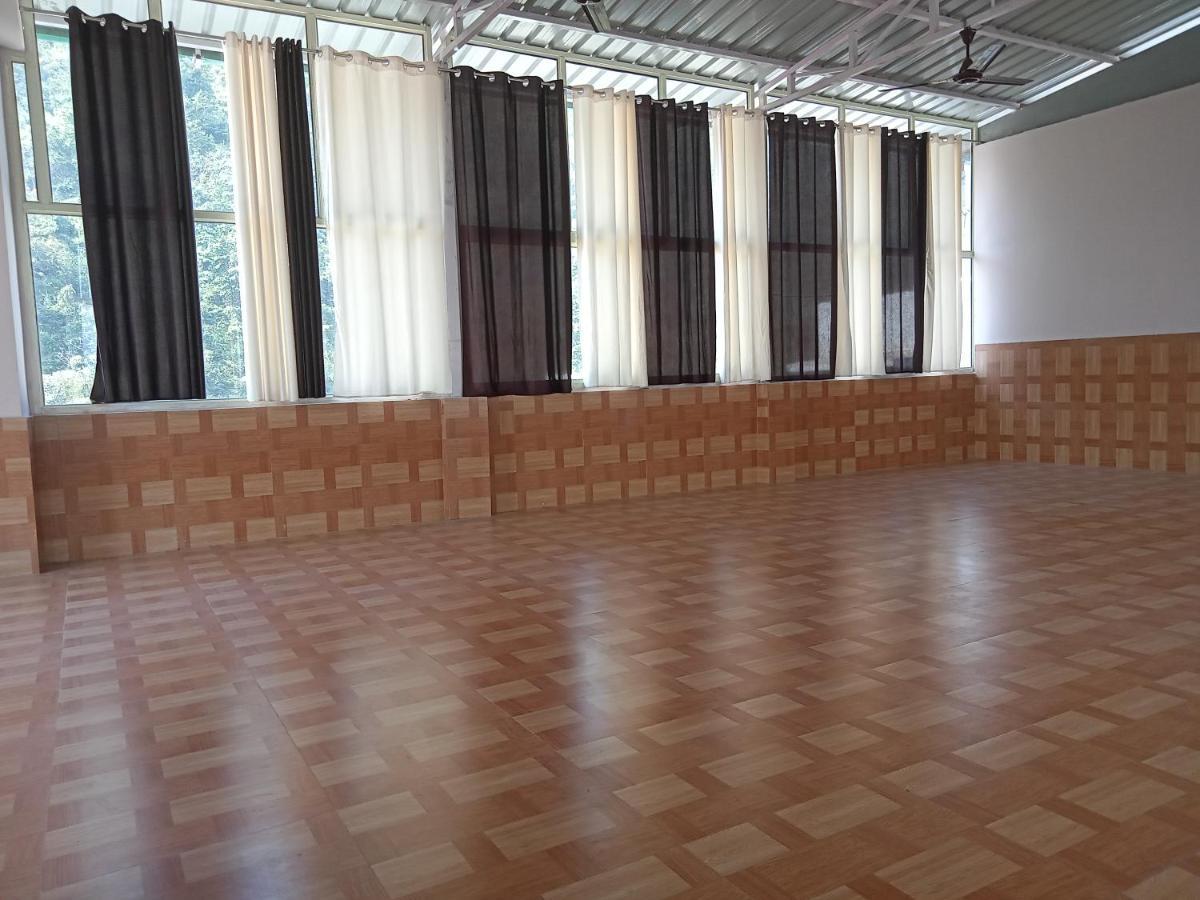 Hotel Aman Rishīkesh Buitenkant foto